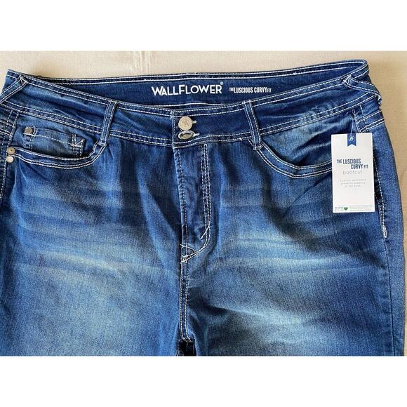 WALLFLOWER LUSCIOUS CURVY FIT INSTA STRETCH BOOTCUT JEANS 20 SHORT NWT - Picture 3 of 10